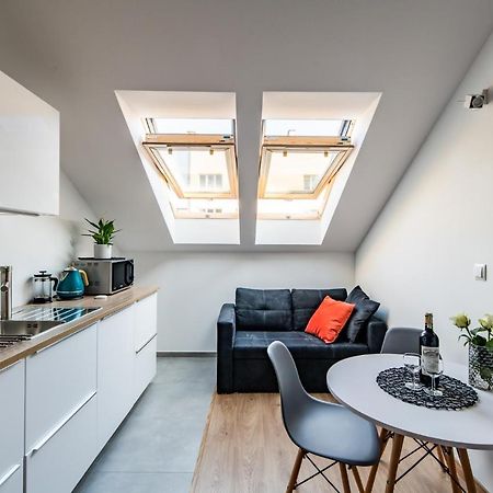 Neo Sky Apartment, Free Parking, 15 Min Walk Old Town&Kazimierz - By Homelike Cracóvia Exterior foto