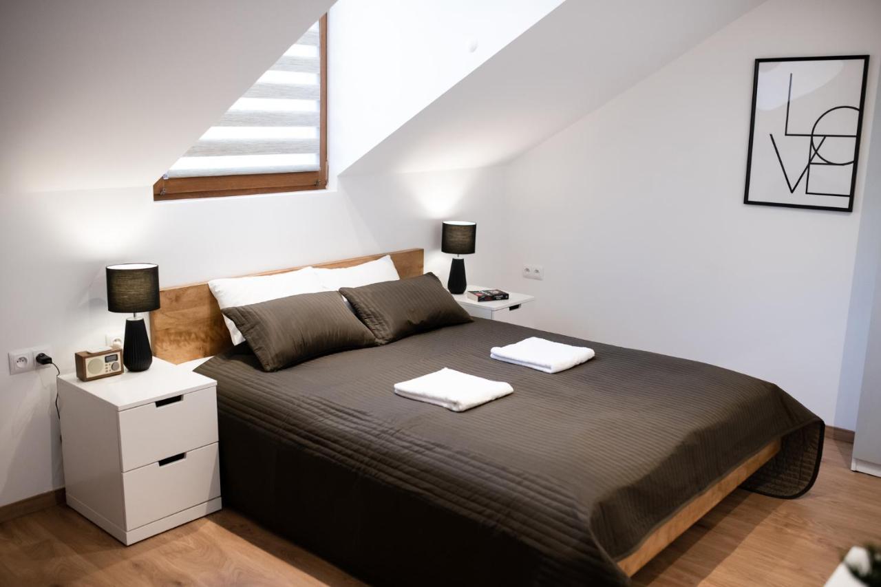 Neo Sky Apartment, Free Parking, 15 Min Walk Old Town&Kazimierz - By Homelike Cracóvia Exterior foto