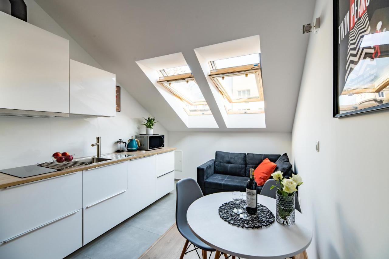 Neo Sky Apartment, Free Parking, 15 Min Walk Old Town&Kazimierz - By Homelike Cracóvia Exterior foto
