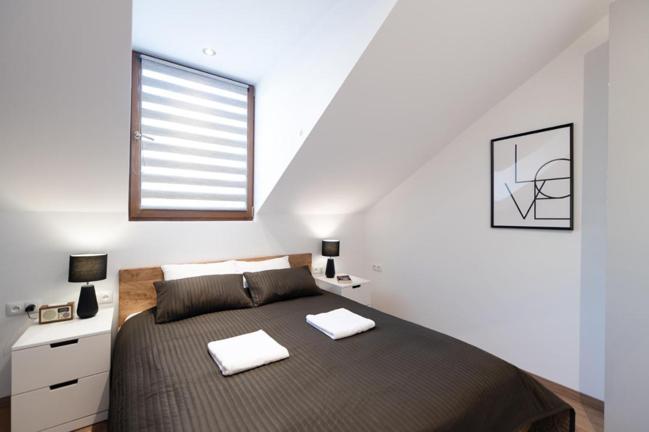 Neo Sky Apartment, Free Parking, 15 Min Walk Old Town&Kazimierz - By Homelike Cracóvia Exterior foto