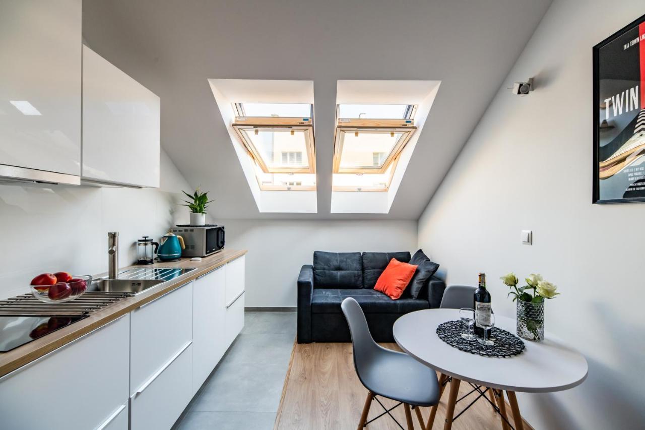 Neo Sky Apartment, Free Parking, 15 Min Walk Old Town&Kazimierz - By Homelike Cracóvia Exterior foto